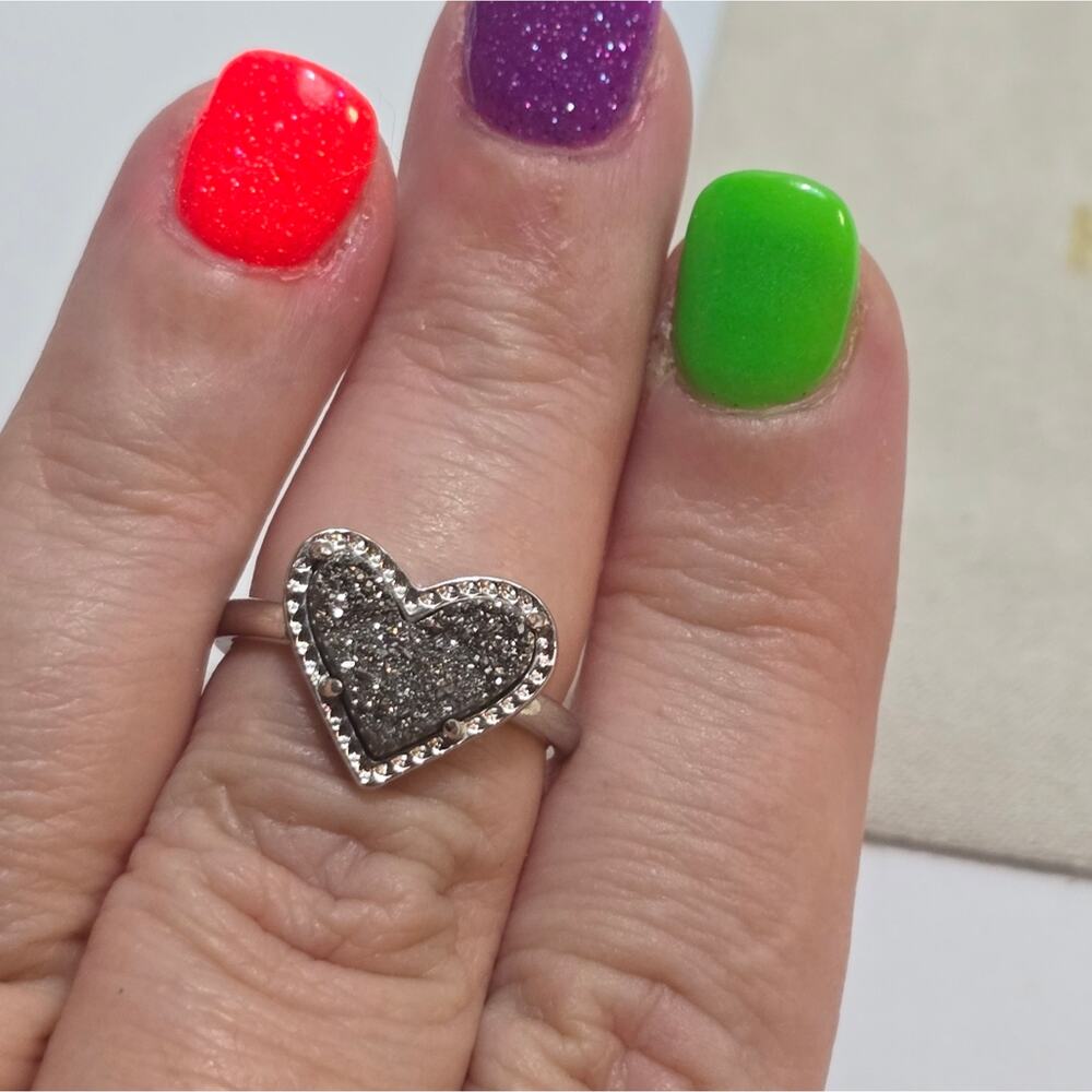 Kendra Scott Ari Heart Band‎ Ring, Rhodium and Platinum Drusy Size 7